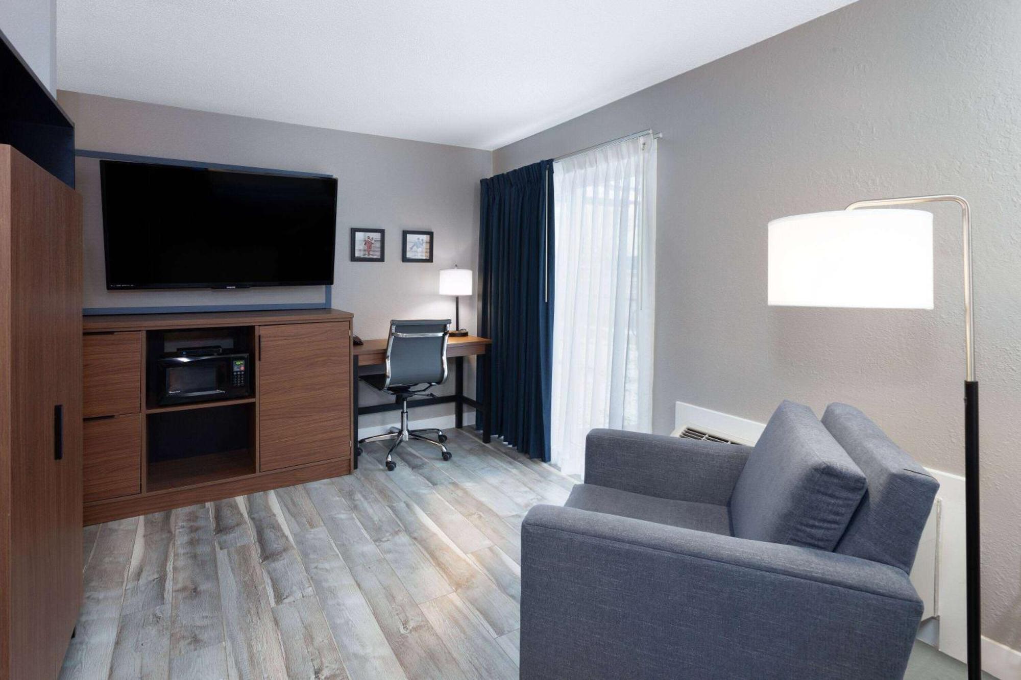 Americinn By Wyndham New Richmond Экстерьер фото